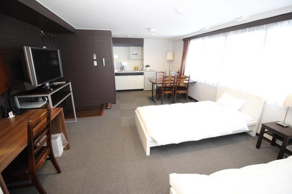Hotel Chrysantheme Kyoto Dış mekan fotoğraf