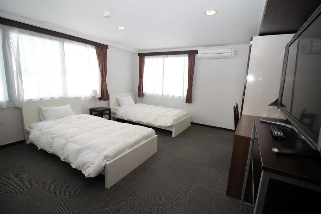 Hotel Chrysantheme Kyoto Dış mekan fotoğraf